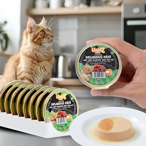 UNIQ PETS Mitrā kaķu barība ROYAL BEEF liellopa gaļas pīrāgs ar lanceolate sēklām 30 g x 8 gab